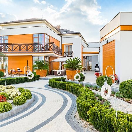 Hotel Kristoff Łaszków Esterno foto