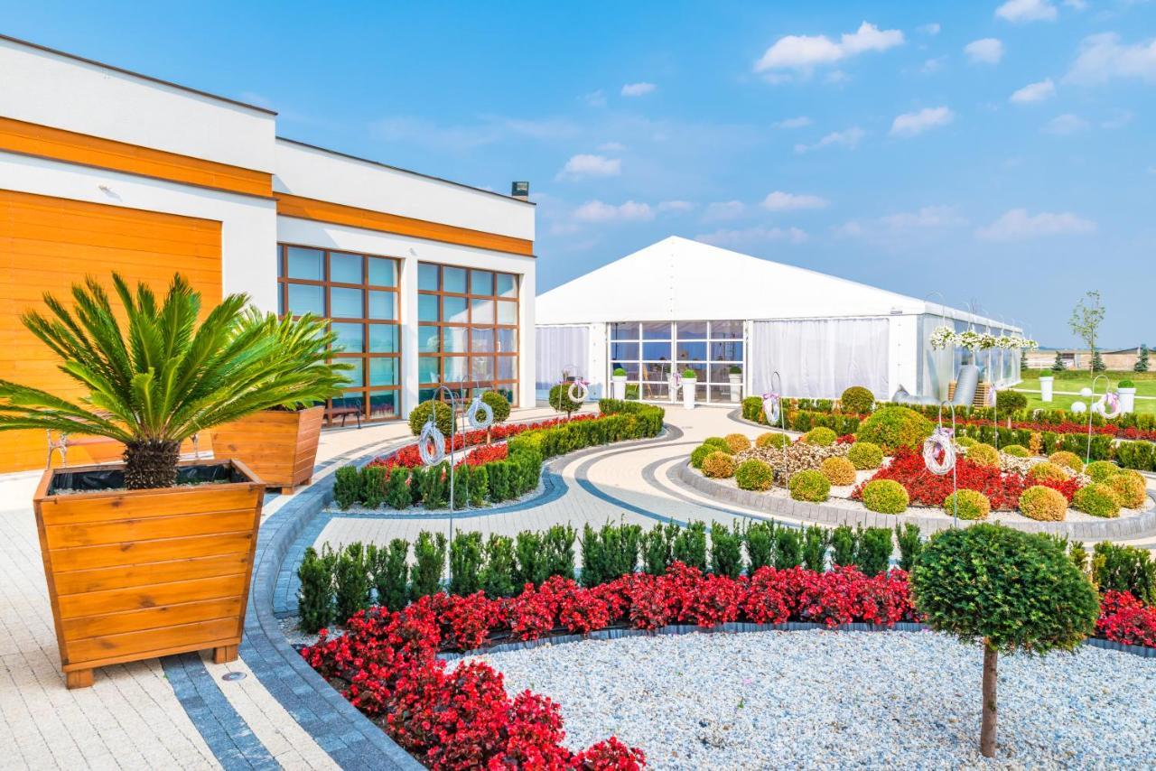 Hotel Kristoff Łaszków Esterno foto